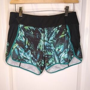ATHLETA Teal and Black Low Rise Abstract Print Shorts Size Small